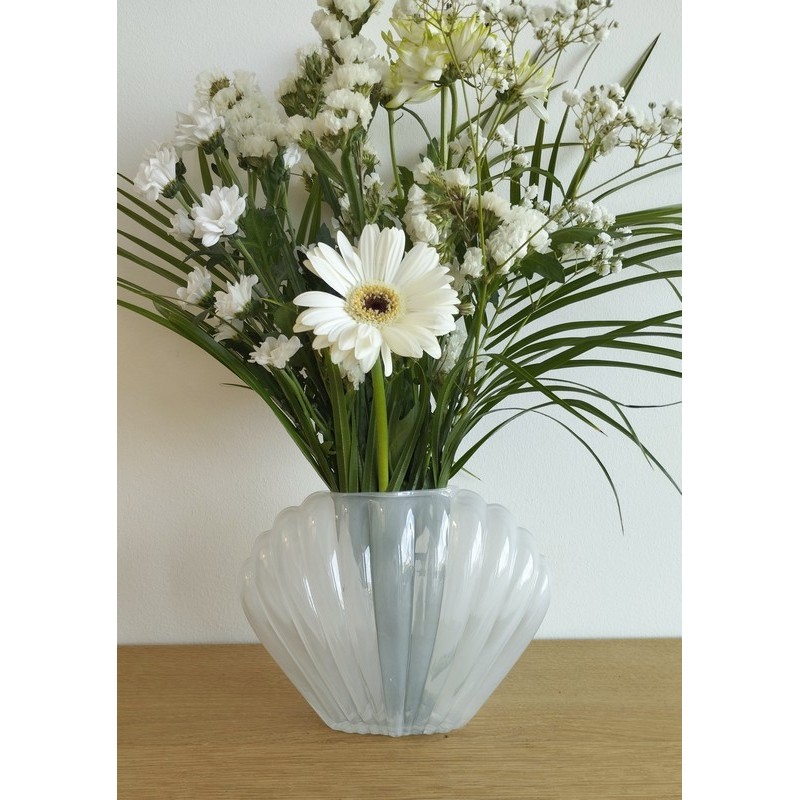 Vase coquille en verre